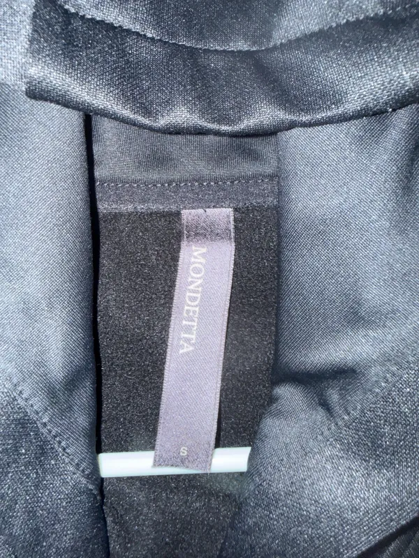 mondetta black hoodie - Image 2