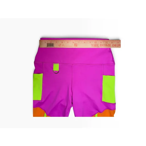 Peloton x Brittany Allen Colorblock Biker Shorts Pink Neon Womens M Bright Bold - Image 4