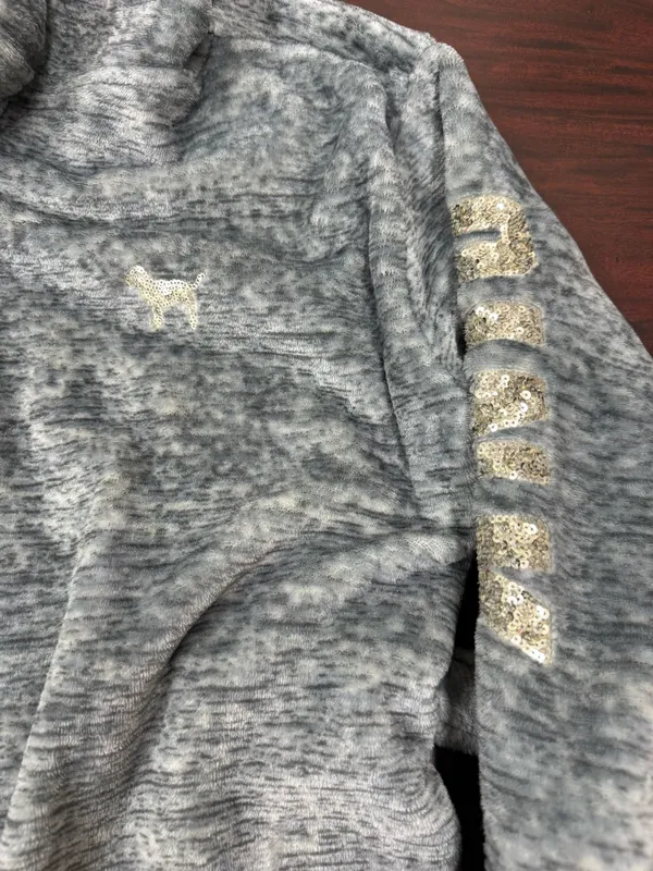 PINK Victoria’s Secret Grey Hooded Robe with Sequins Size Medium/Large - Image 2