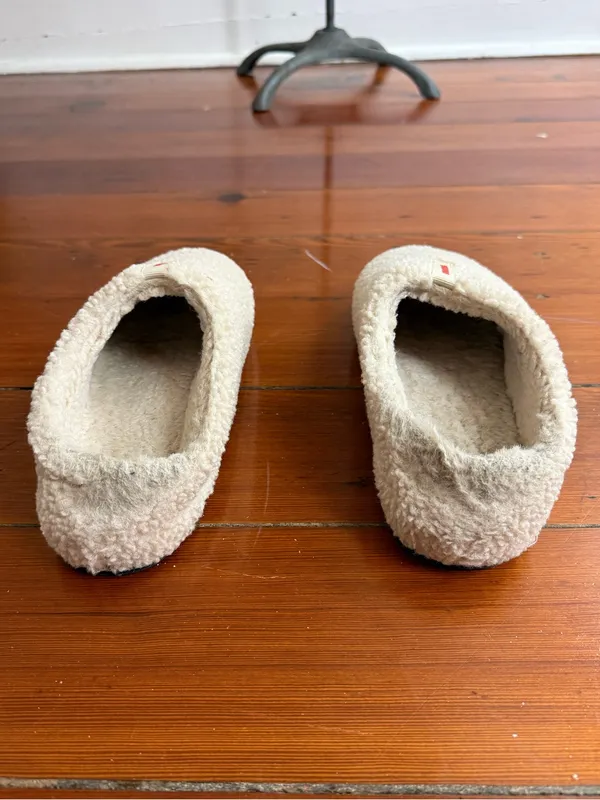 Bombas Women Sunday Faux Fur Cozy Slippers Sz 10 💛🍄 - Image 6