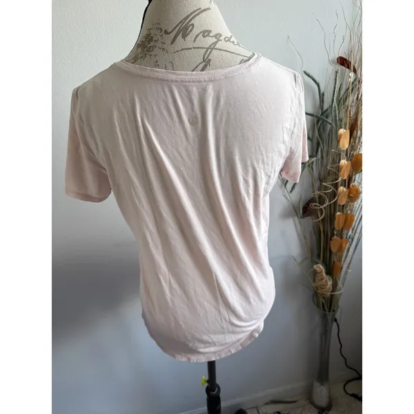 Lululemon Pink V Neck Short Sleeve T‎ Shirt Athleisure Athletic Top Womens - Image 2