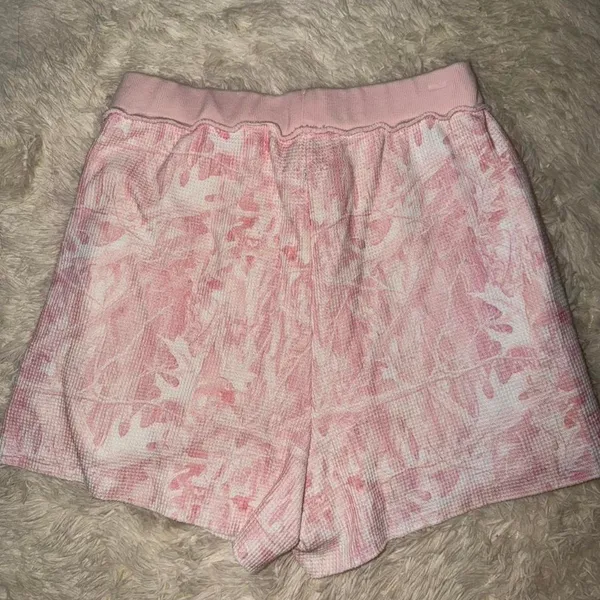 Boys Lie Pink Manhunt Boys Lie Basic Shorts Size Small NWOT - Image 3