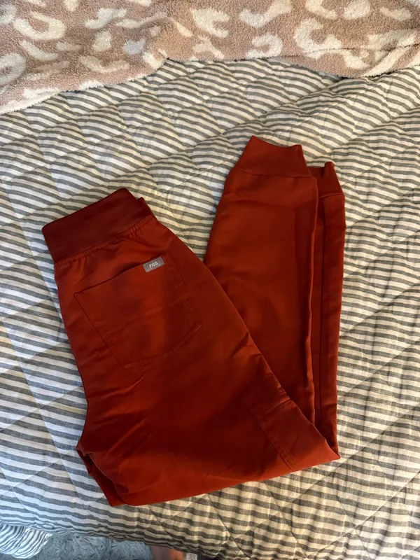 Figs high waisted Zamora joggers petite  - Image 2