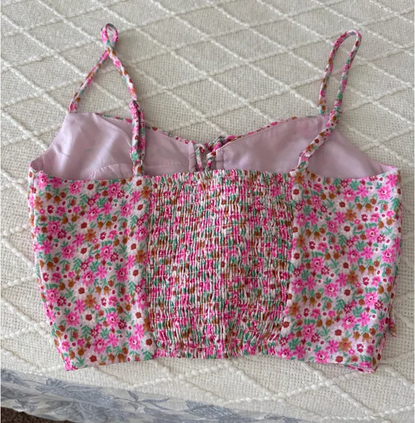 Le lis Pink Floral Lace Up Cropped Cami - Image 3