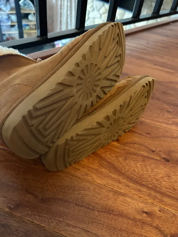 UGG‎ Diara Slip-On Loafer Walking Boots Size 7 - Image 5