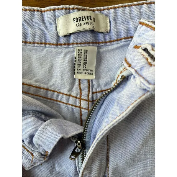 Forever21 Womens Denim Shorts Waist 28" Rise 10" Light Wash - Image 4