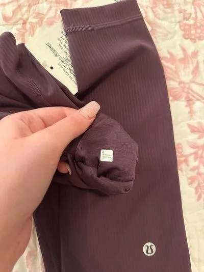 Lululemon Wunder Train Leggings 28” - Image 3