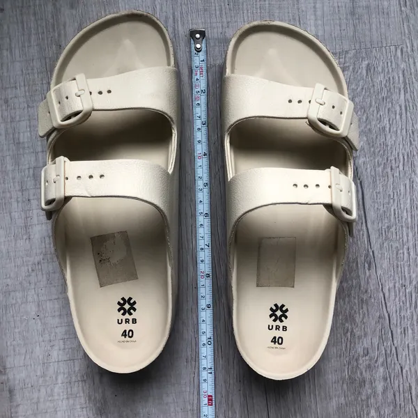 URB sandals . Cream . Size 9/10 Tan - Image 9