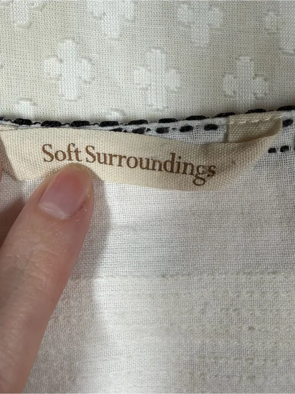 Soft Surroundings White Pink Floral Embroidered Tunic Top - Image 2