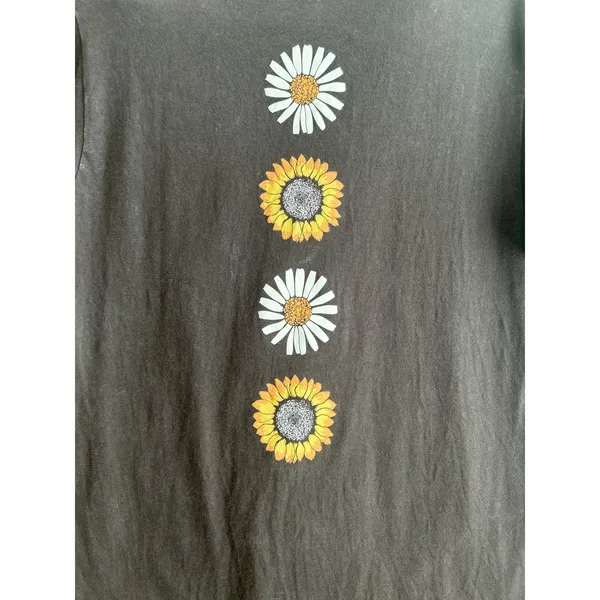 Messy Buns,‎ Lazy Days Sunflower Orbit T-shirt Women Small GUC - Image 6
