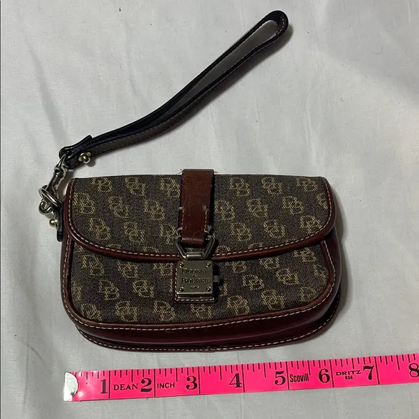 Vintage Dooney & Bourke wristlet-brown and tan - Image 2