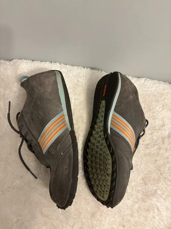 Unisex Reeboks casual or work boots Sz6.5 - Image 4