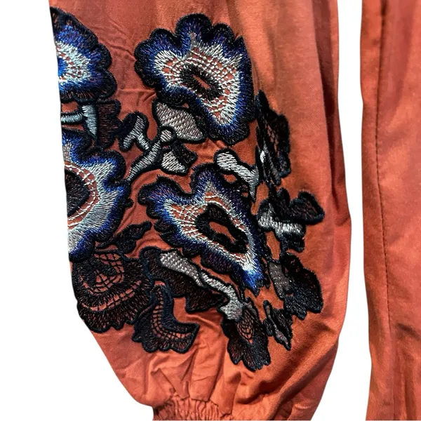 Mocha Apparel Rust Embroidered Boho Peasant Blouse Balloon Sleeve S NWT - Image 4