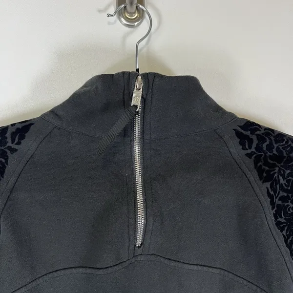 Lululemon‎ Women's Floral Flock Pullover Black Mock Neck Sweatshirt Back Size 10 - Image 3