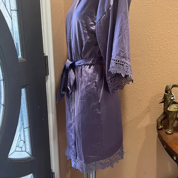 AW bridal purple robe Size M - Image 5