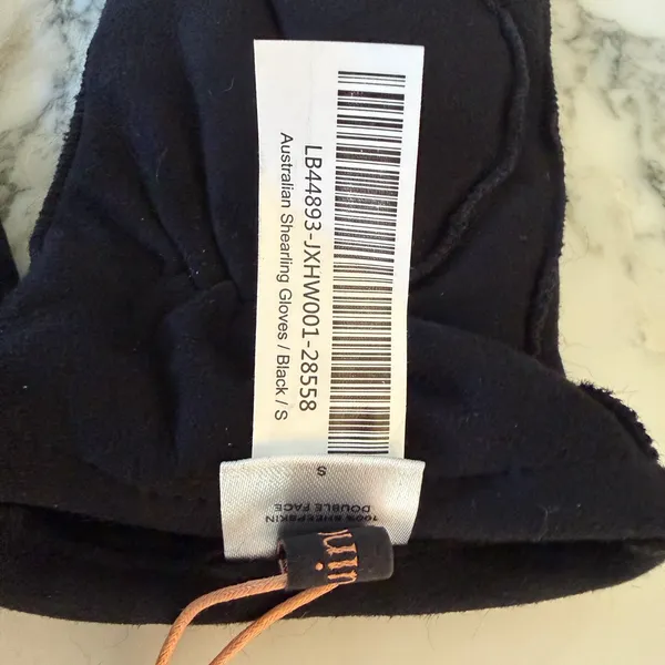 NWT Quince 100% Black Australian Shearling Gloves Black Size Small - Image 3
