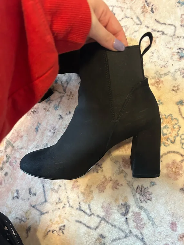 Francesca's Suede black heels - Image 5