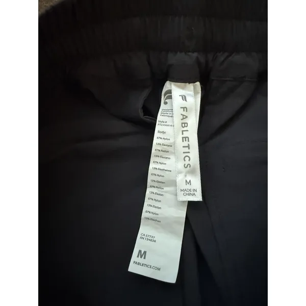 Fabletics Heights Cargo Pants in Black Size Medium NWOT - Image 11