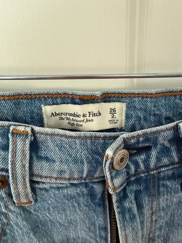 Abercrombie & Fitch The 90s Relaxed Jean - Image 3