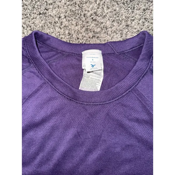 Old Navy Women's Purple Fluid Seamless Go Dry Tee Size Small - Image 4