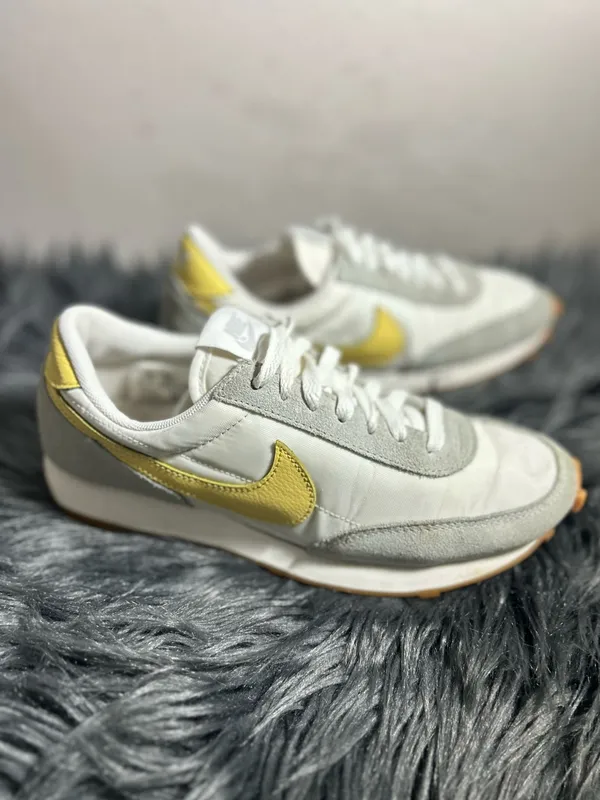 Nike Daybreak 'Summit White Saturn Gold' Classic Trainer Sneakers Size 7 - Image 4