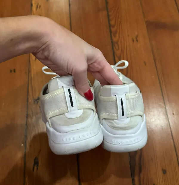 Nike White Tennis Shoes - Image 3