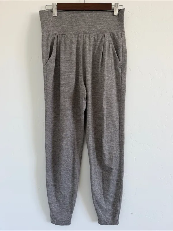 Vuori Lux Harem Pants Gray High Rise Cropped Jogger Lounge Yoga Pants Small - Image 2