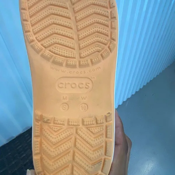 Crocs platform sandals, women’s size 10 - Image 7