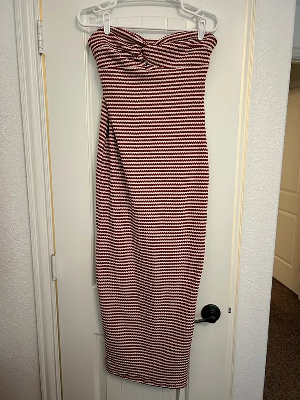 Missguided maxi dress maroon - Image 4
