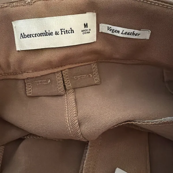 ABERCROMBIE & FITCH Vegan Leather Shorts High Rise Stretch Camel Brown Tan M - Image 5