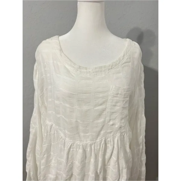We The Free  Women White Textured Buttonless Tunic Size extra Small OVERSIZE. - Image 2