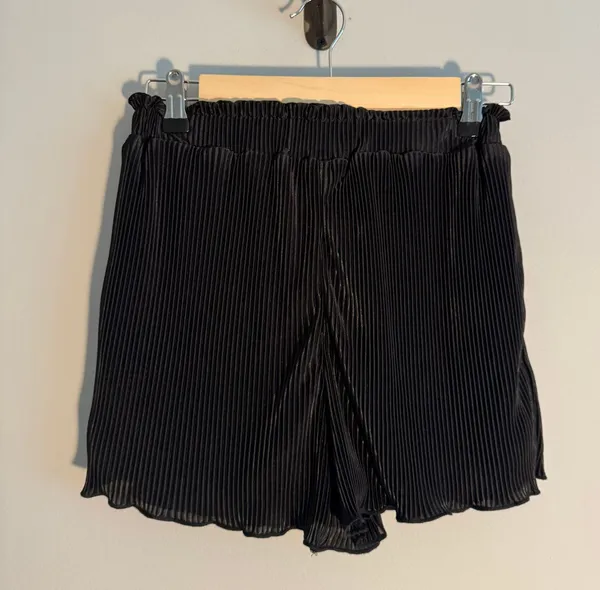 The Clothing Exchange Top And Shorts Set - Image 4