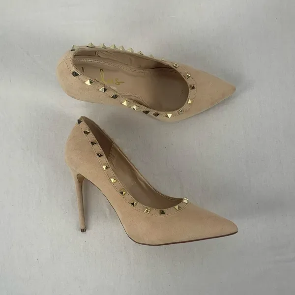 Lulus‎ Vydia Suede Studded Pumps in Nude Size 8 - Image 4
