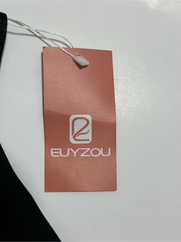 Euyzou Seamless Camisole Top — Size M — Black — NWT - Image 3