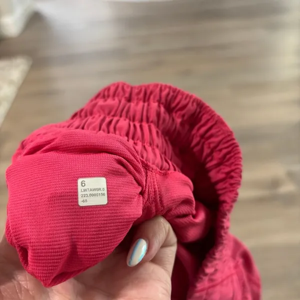 Lululemon Hotty Hot High-Rise Lined Short 2.5" Lip Gloss Pink Women Size 6 - Image 3