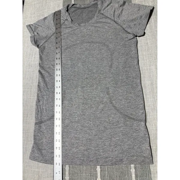 Lululemon Swiftly Tech Short Sleeve 2.0 Crew Shirt Heathered Black Gray Size 8 - Image 2