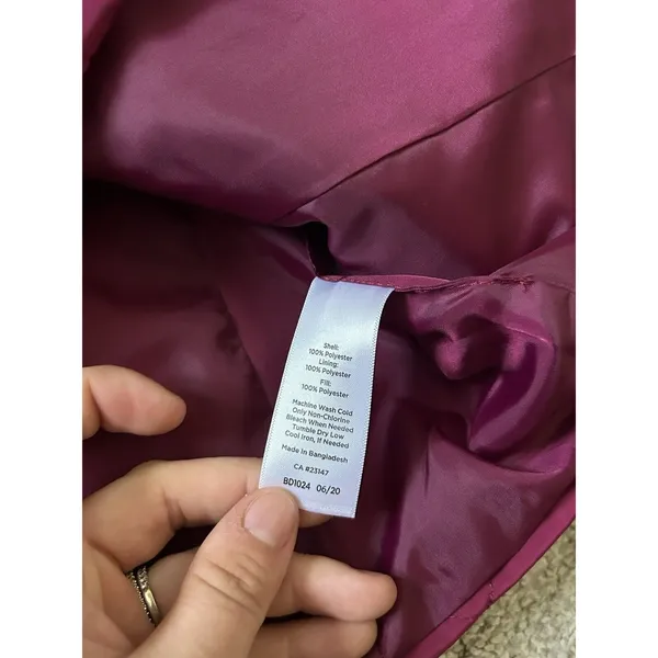 talbots women’s M lined puffer quilted zipper vest,‎ fuchsia color, lightweight - Image 6