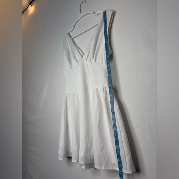 Princess Polly Kiser White women’s size US6 Mini Dress Deep V Fit Flare NWT(E15) - Image 6