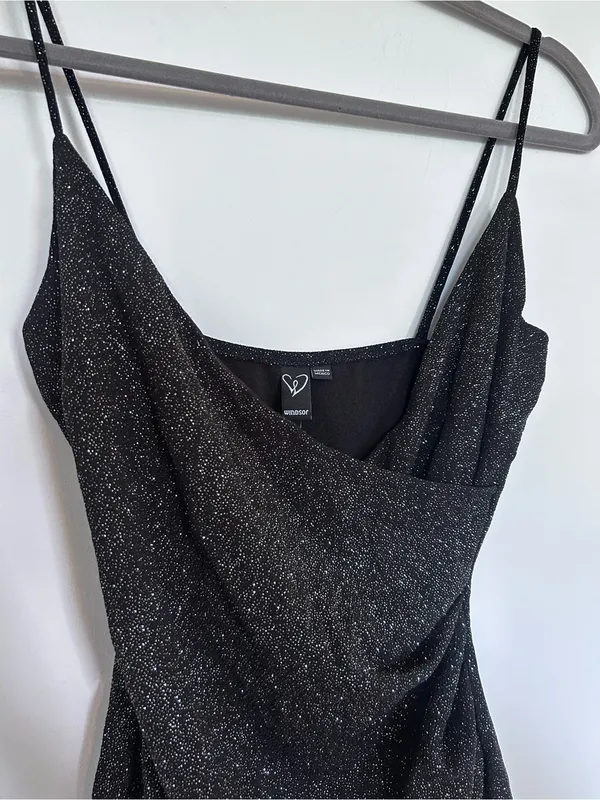 NWT Windsor Black & Silver Glittery V Neck Strappy Mini Dress Size Medium - Image 3