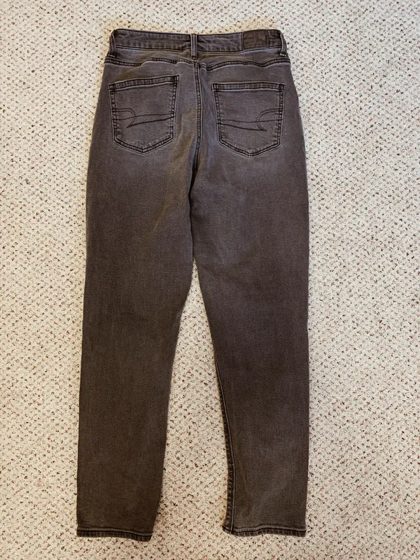 American Eagle High Rise Mom Jeans - Image 3