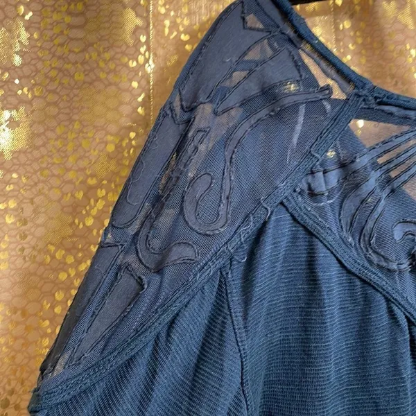 Free People navy blue mesh/lace split back long sleeve tunic style top, S - Image 5