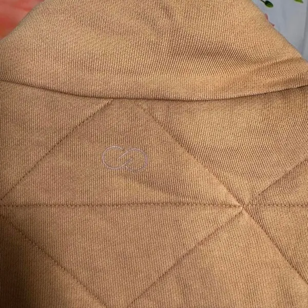 B82. Calia by Carrie Underwood tan quilted vest with fur trim - Image 3