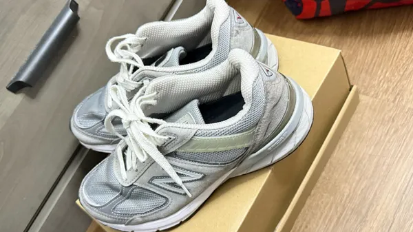 New Balance 990v5 “Nimbus Cloud” Womens Size 8 - Image 4