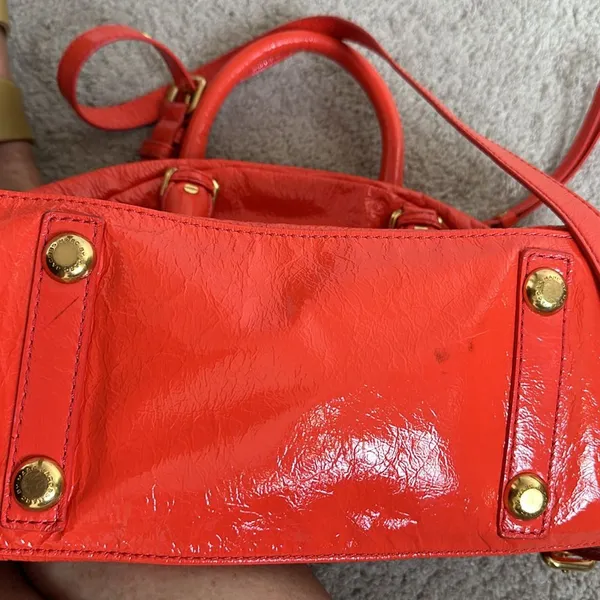 Mark Jacobs ORANGE PATENT LEATHER detachable cross body - Image 14