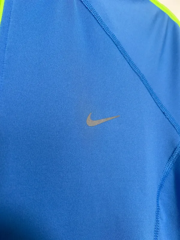 Medium Nike quarter zip pullover running/golf - Image 3
