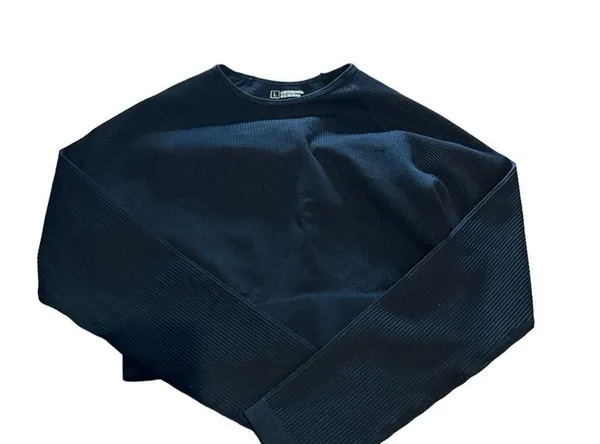 Women’s 2 Piece Leggings & Crop Top - Image 3