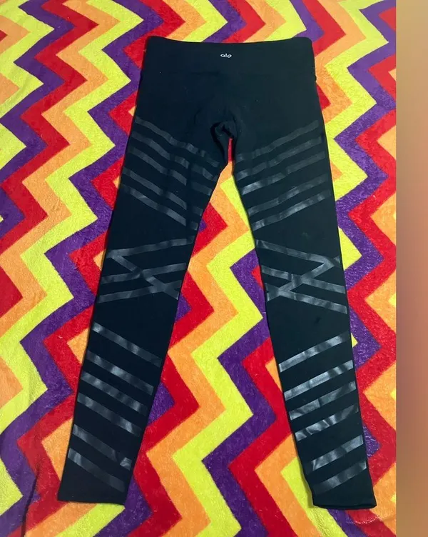 ALO YOGA Airbrush Black Lineal Diagonal Stripe Leggings S Hailey Bieber - Image 5