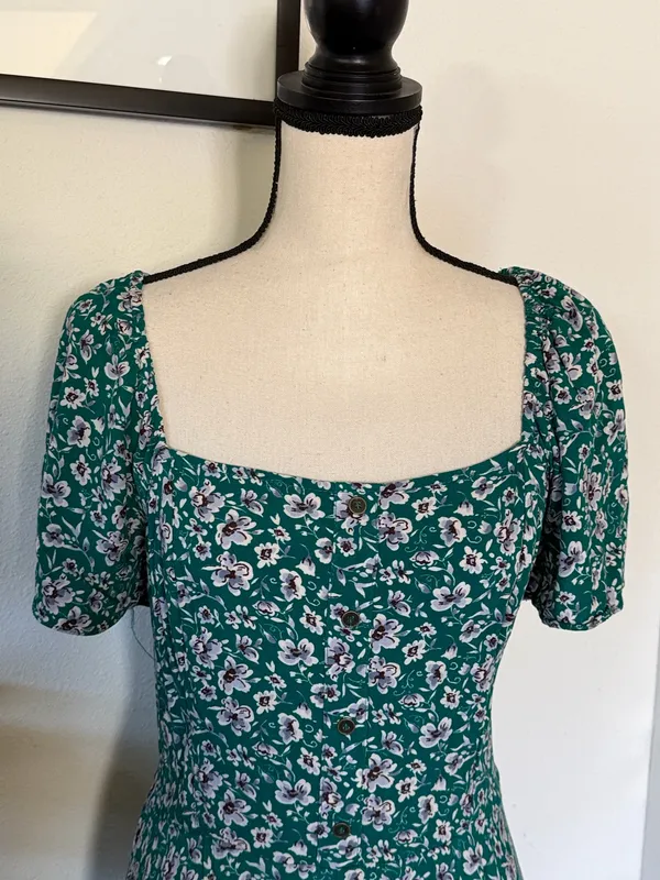 Luxology Green floral midi dress - Image 3