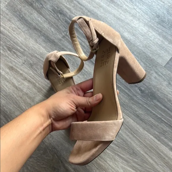 Naturalizer Women's Beige Suede Sandals Tan Platform Heels 9.5 - Image 2