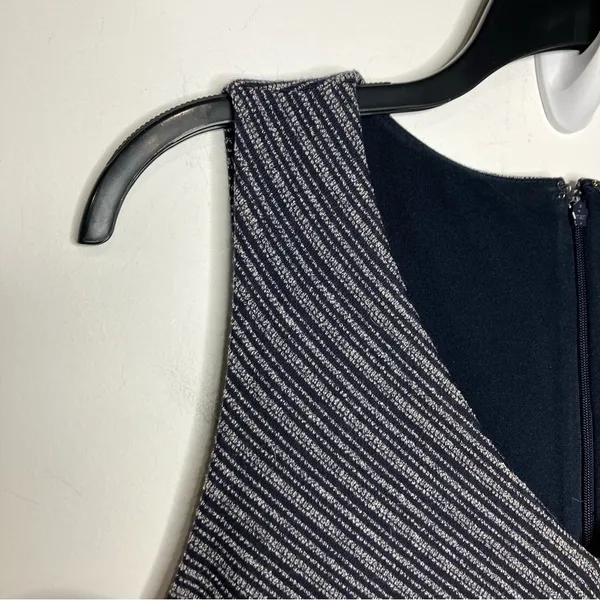 LOFT navy blue‎ v-neck dress size 4 - Image 8